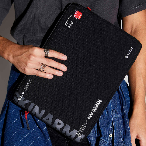 Skinarma Bag Fardel nešiojamojo kompiuterio dėklas 14″ alyvuogių spalvos aprašymas - Prekės nuotrauka