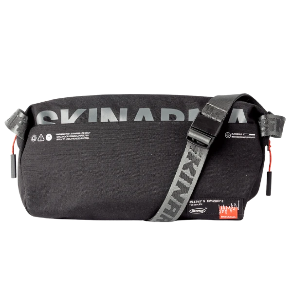 Skinarma Crossbody Bag Fardel juodos spalvos aprašymas - Prekės nuotrauka Skinarma Crossbody Bag Fardel juodos spalvos aprašymas - Prekės nuotrauka