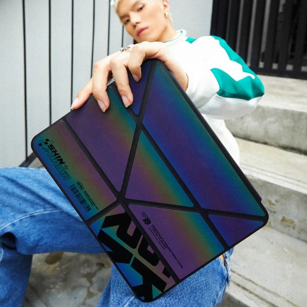 Skinarma Dėklas Kira Kobai Apple iPad Air 11″ (M2) hologram aprašymas - Prekės nuotrauka Skinarma Dėklas Kira Kobai Apple iPad Air 11″ (M2) hologram aprašymas - Prekės nuotrauka