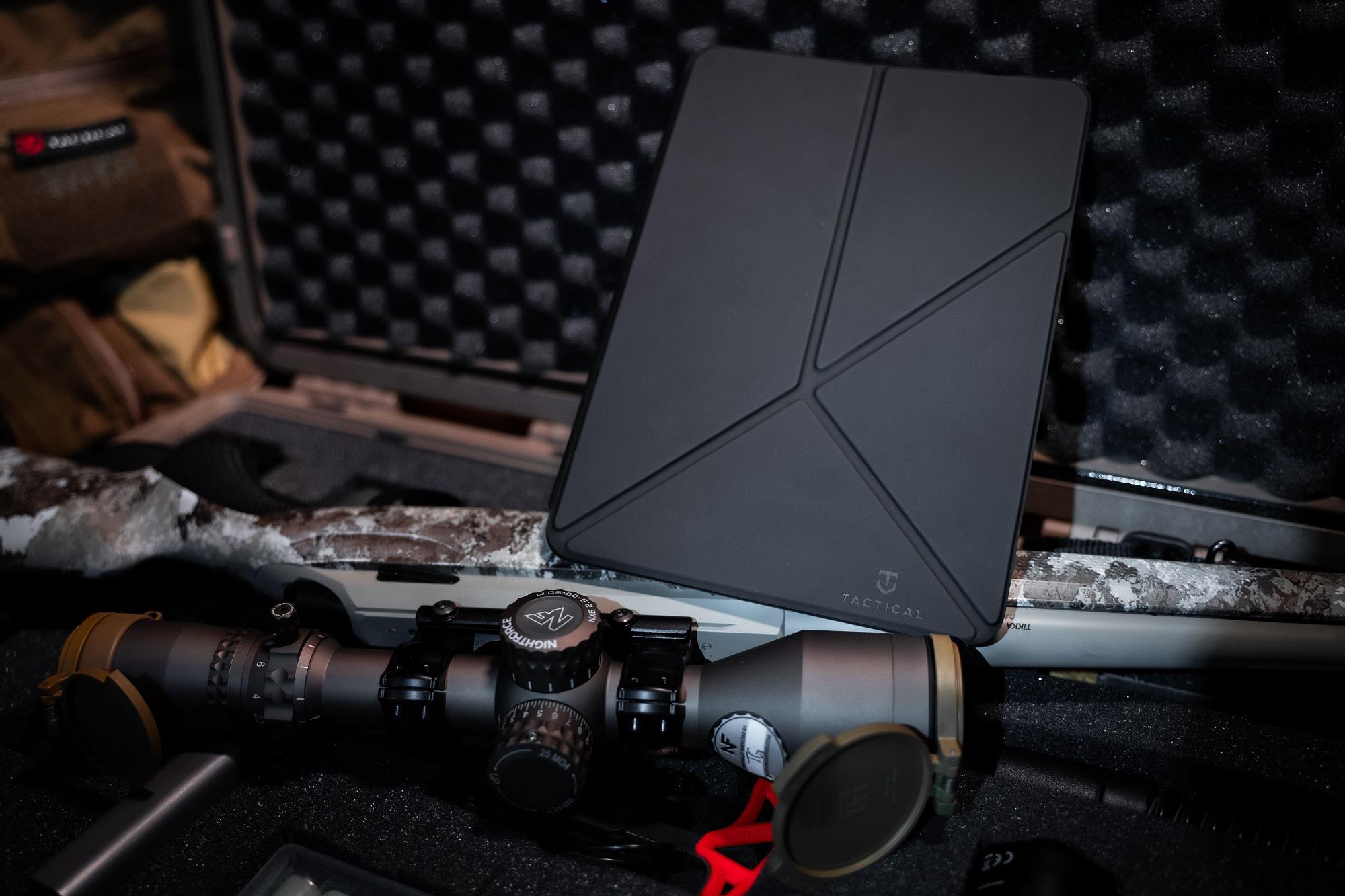 Tactical Nighthawk dėklas skirtas iPad Pro 12.9 juodos spalvos aprašymas - Prekės nuotrauka