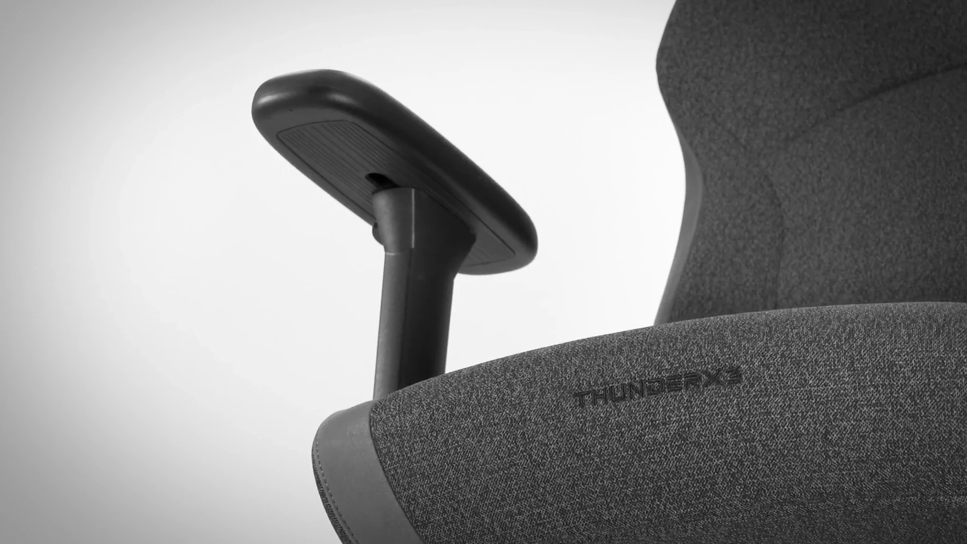 ThunderX3 SOLO 360 Ergonomic Gaming Chair – Racer, Juodas aprašymas - Prekės nuotrauka