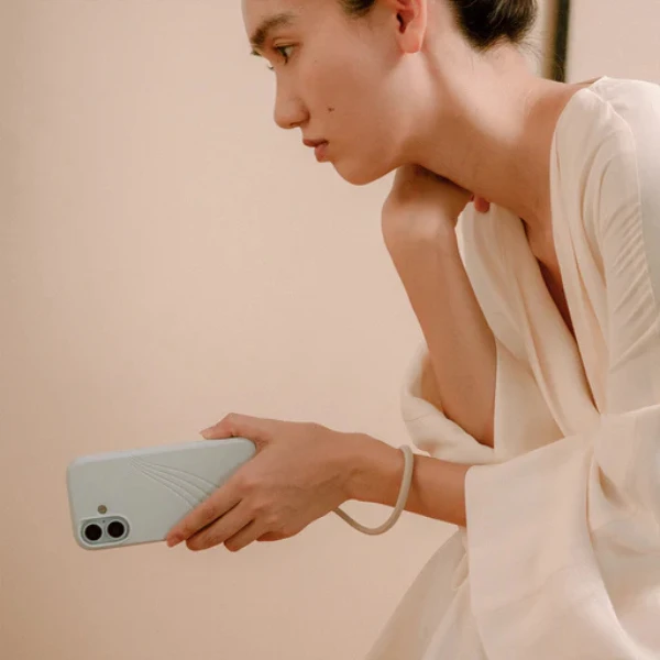 UNIQ Coehl Serina Dėklas skirtas Apple iPhone 17 Pro Magnetic Charging rožinės spalvos aprašymas - Prekės nuotrauka