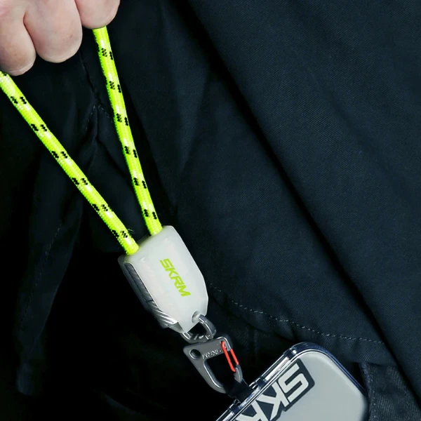 Universali smycz na nadgarstek su kablem 2in1 Skinarma Dyno Ve USB-C/USB-C niteglow aprašymas - Prekės nuotrauka Universali smycz na nadgarstek su kablem 2in1 Skinarma Dyno Ve USB-C/USB-C niteglow aprašymas - Prekės nuotrauka