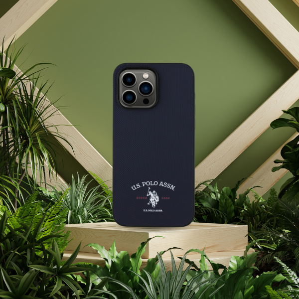 Us Polo Assn US Polo USHCP15XPARV iPhone 15 Pro Max 6,7″ tamsiai mėlynas dėklas su atspausdintu DH logotipu aprašymas - Prekės nuotrauka
