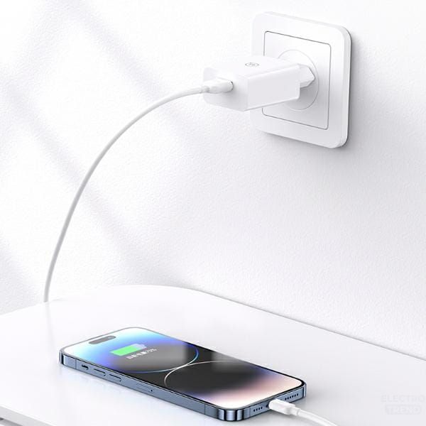 USAMS 18W Laidinis įkroviklis + Lightning/USB-A Fast Charging Cable baltos spalvos Series SC SCXLTZ03 aprašymas - Prekės nuotrauka