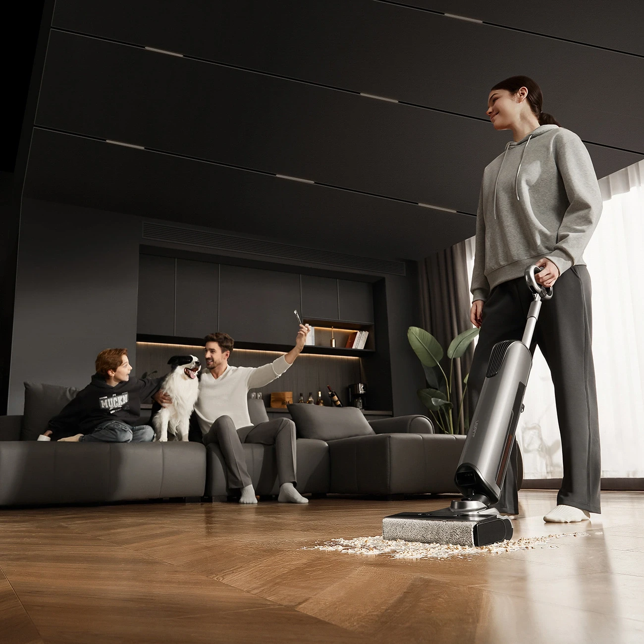 UWANT D700 Vertikalus dulkių siurblys su šluostymo funkcija ir įkrovimo stotele, pilkos spalvos aprašymas - Prekės nuotrauka UWANT D700 Vertikalus dulkių siurblys su šluostymo funkcija ir įkrovimo stotele, pilkos spalvos aprašymas - Prekės nuotrauka
