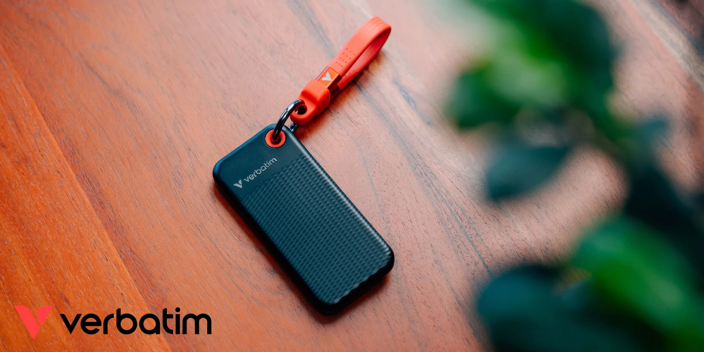 Kietasis diskas Verbatim diskas SSD 2TB - raktų pakabukas su laidu USB 3.2 gen.2 juodos ir raudonos spalvos 32196 aprašymas - Prekės nuotrauka
