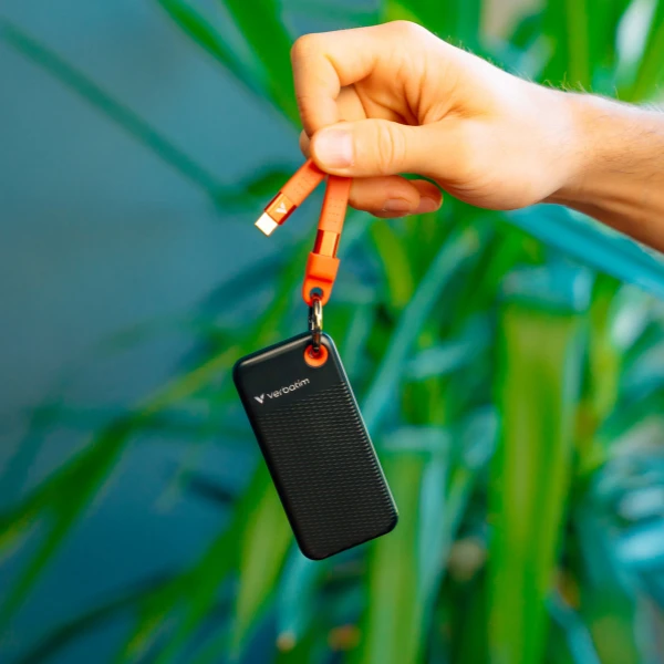 Kietasis diskas Verbatim diskas SSD 2TB - raktų pakabukas su laidu USB 3.2 gen.2 juodos ir oranžinės spalvos 32197 aprašymas - Prekės nuotrauka Kietasis diskas Verbatim diskas SSD 2TB - raktų pakabukas su laidu USB 3.2 gen.2 juodos ir oranžinės spalvos 32197 aprašymas - Prekės nuotrauka