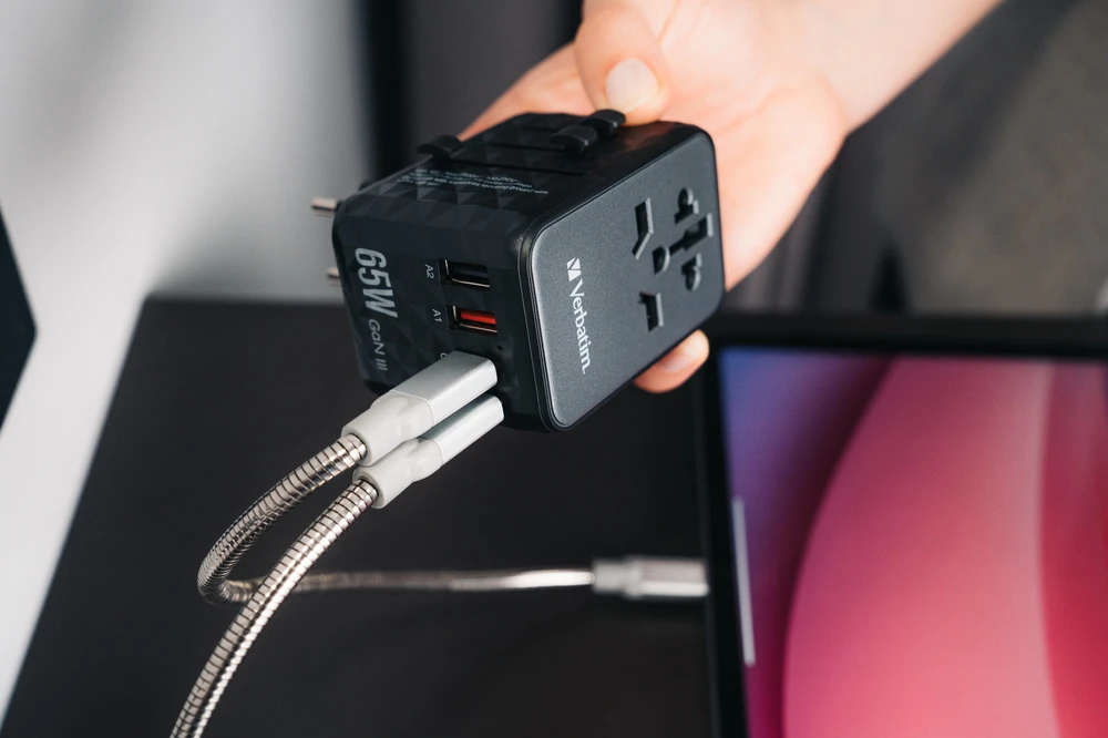 Verbatim kelioninis adapteris EU/UK/US GaN 2xUSB-A/2xUSB-C PD 65W UTA-05 juodas 32120 aprašymas - Prekės nuotrauka