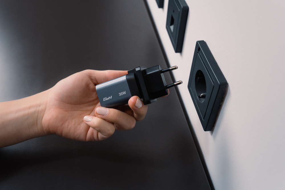 Verbatim Laidinis įkroviklis GaN 35W USB-C/USB-A + Adapteris EU/UK/US GNC-35 32200 aprašymas - Prekės nuotrauka