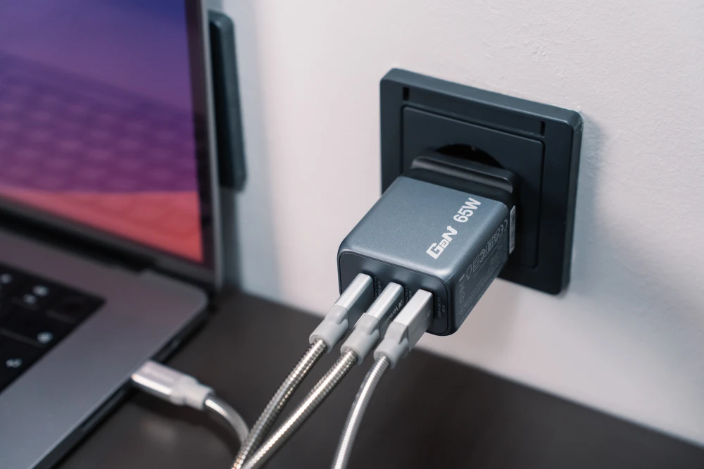 Verbatim GNC-65 GaN įkroviklis 3-Port 65W USB-A/USB-C aprašymas - Prekės nuotrauka Verbatim GNC-65 GaN įkroviklis 3-Port 65W USB-A/USB-C aprašymas - Prekės nuotrauka