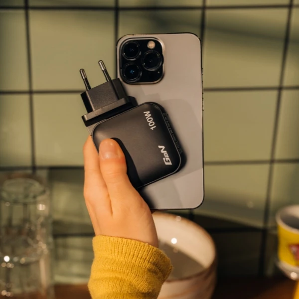 Wall Charger Verbatim Mini GaN 100W 3xUSB-C PD/1x USB-A QC juodas 32231 aprašymas - Prekės nuotrauka Wall Charger Verbatim Mini GaN 100W 3xUSB-C PD/1x USB-A QC juodas 32231 aprašymas - Prekės nuotrauka