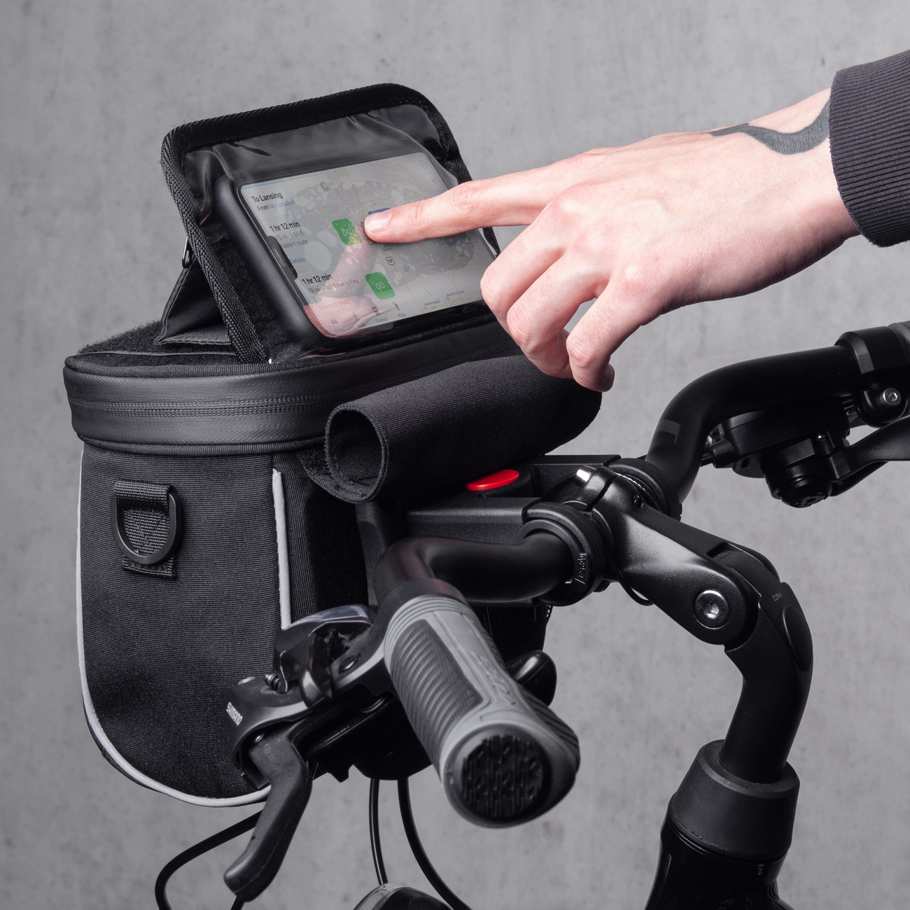 Wozinsky bicycle handlebar bag bike shoulder bag juodos spalvos (WBHBB-01) aprašymas - Prekės nuotrauka Wozinsky bicycle handlebar bag bike shoulder bag juodos spalvos (WBHBB-01) aprašymas - Prekės nuotrauka