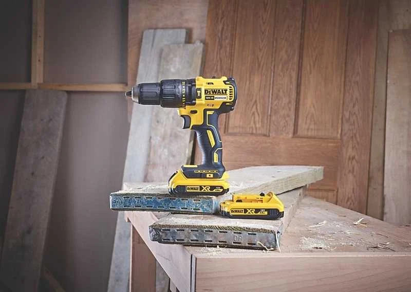 Grąžtas Smūginis suktuvas-gręžtuvas DeWalt DCD778D2T-QW; 18 V; 2x2,0 Ah akum.