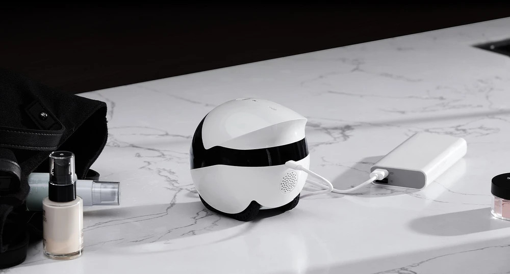 Namų robotas kompanijonas Enabot EBO Air 2 Plus FamilyBot su stebėjimo ir skambučių funkcija, baltas