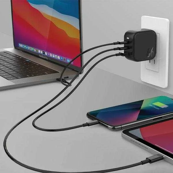 ENERGEA Laidinis įkroviklis 1xUSB+2xUSB-CPD-PPS-QC 3.0 66W 2C1A juodos spalvos US+EU Travelite GAN66