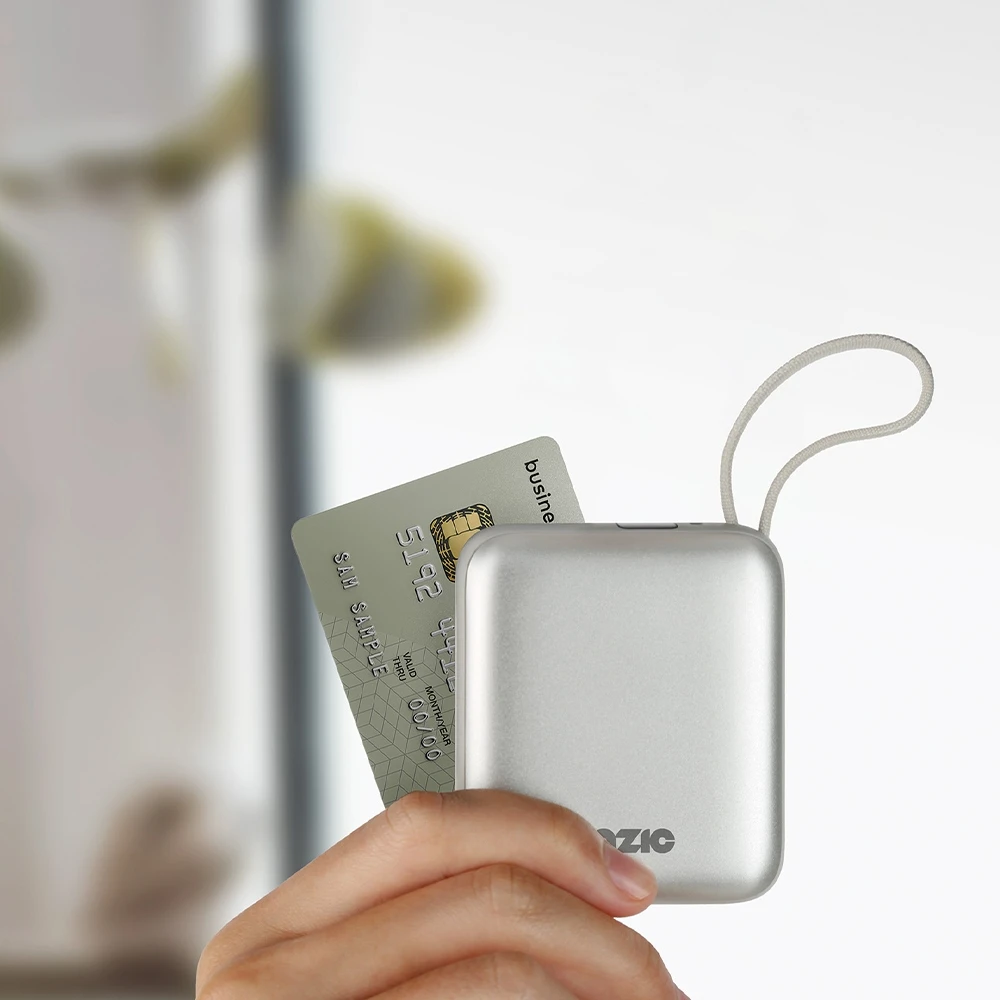 Energea Išorinė baterija 3in1 Bazic Fusion Mini 10000mAh su USB-C/Lightning laidu, pilkos spalvos