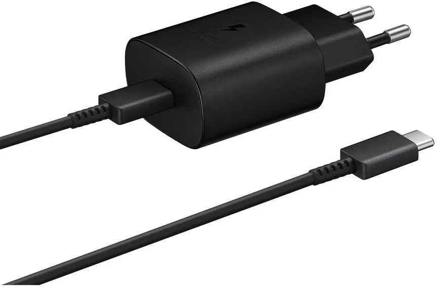 112803 EP-TA800EBE + EP-DA705BBE Samsung 25W Travel Charger + USB-C/USB-C Data Cable juodos spalvos be pakuotės