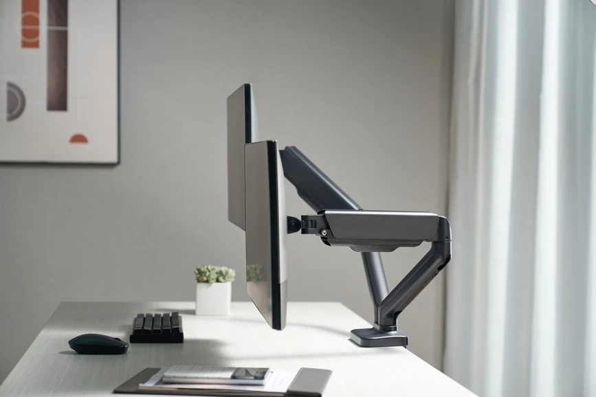 Equip 650121 monitoriaus laikiklis arba stovas 68,6 cm (27″) Stalas Juoda
