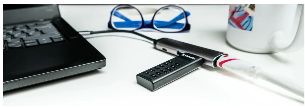 Išorinis diskas Verbatim klaviatūra Secure USB 3.2 Gen 1 32GB juodos spalvos 49427