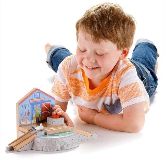 Fisher Price Tomo ir draugų stotelė ZA2283