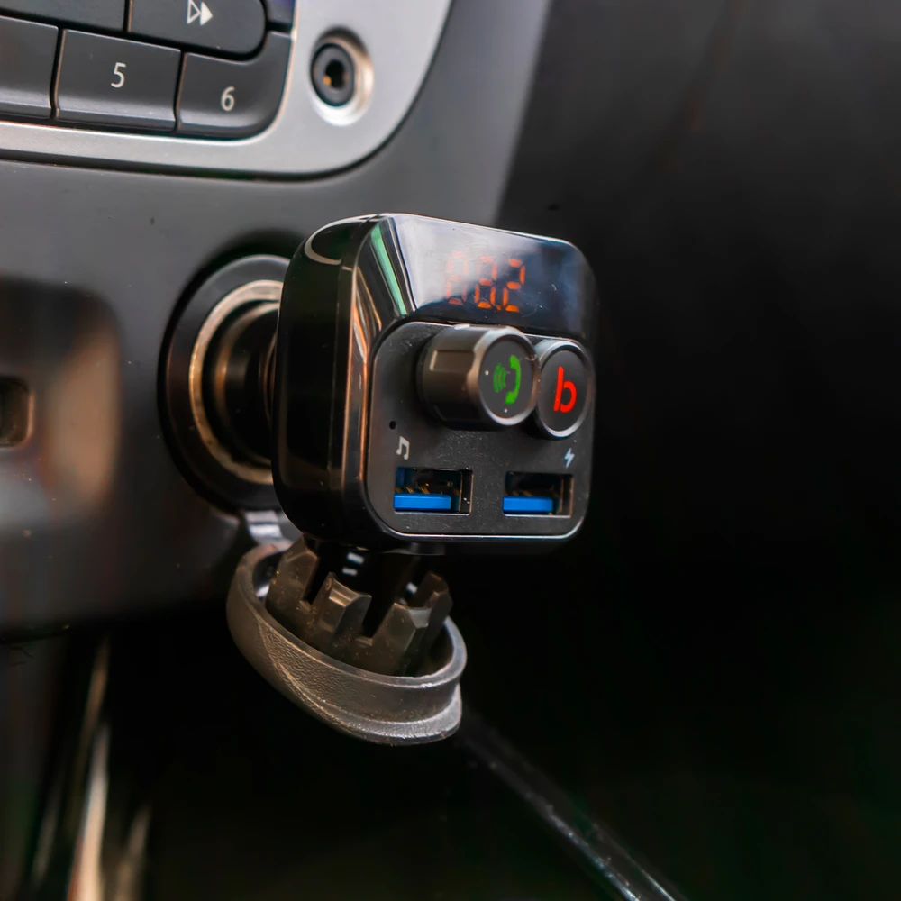 FM moduliatorius PNI Valentine F250 Bluetooth 5.0, MP3 grotuvas, FM siųstuvas, micro SD lizdas, dviguba USB jungtis, greitas mobiliojo įrenginio įkrovimas, „super bass“ mygtukas