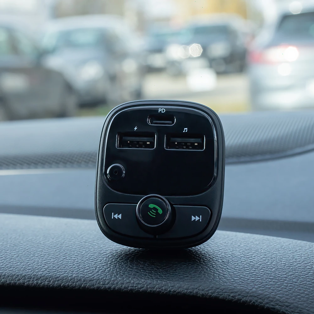 Forever FM siųstuvas BT 2 x USB-A 1 x USB-C PD 30W TR-370 juodas