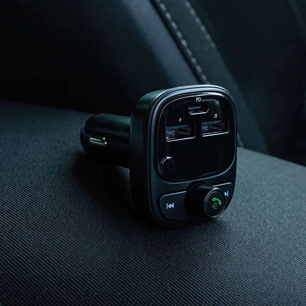 Forever FM siųstuvas BT 2 x USB-A 1 x USB-C PD 30W TR-370 juodas