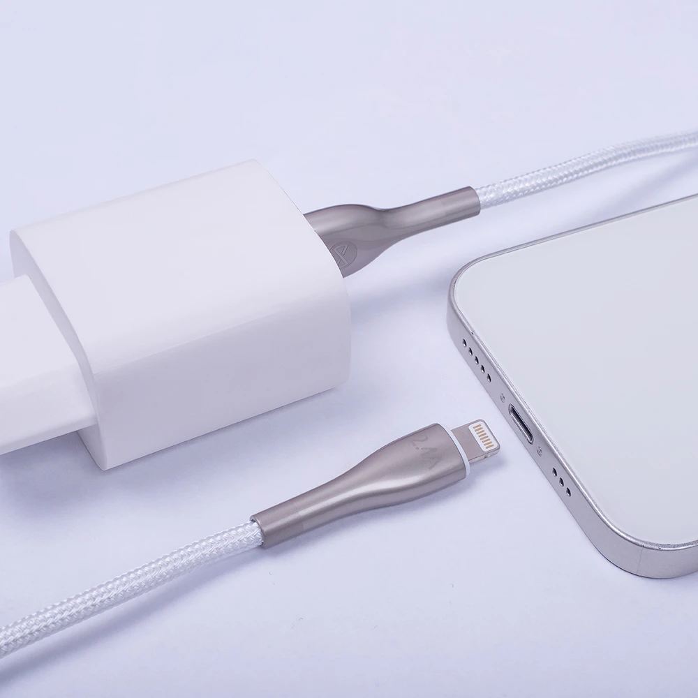 „Forever Sleek“ laidas USB – „Lightning“ 1,0 m 2.4A baltas