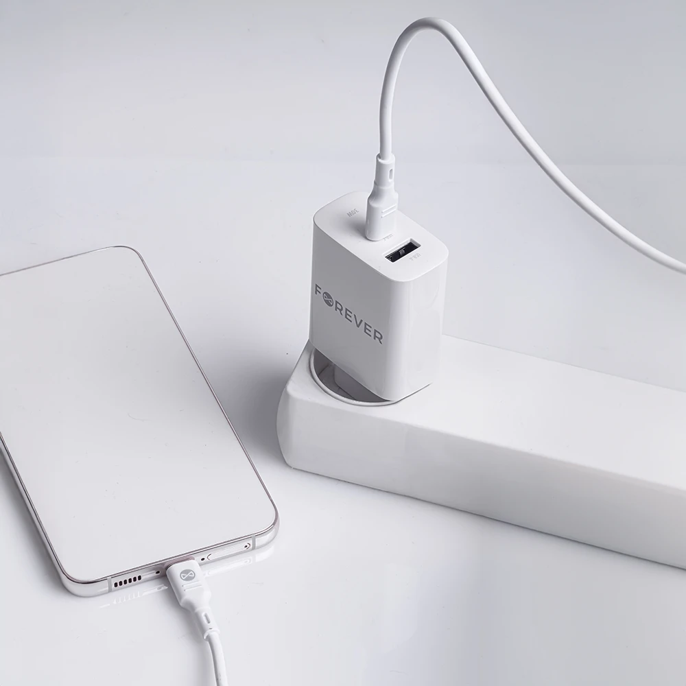 Forever TC-07-30AC PD QC įkroviklis 1x USB-C 1x USB 30W baltas + USB-C – USB-C laidas 60W