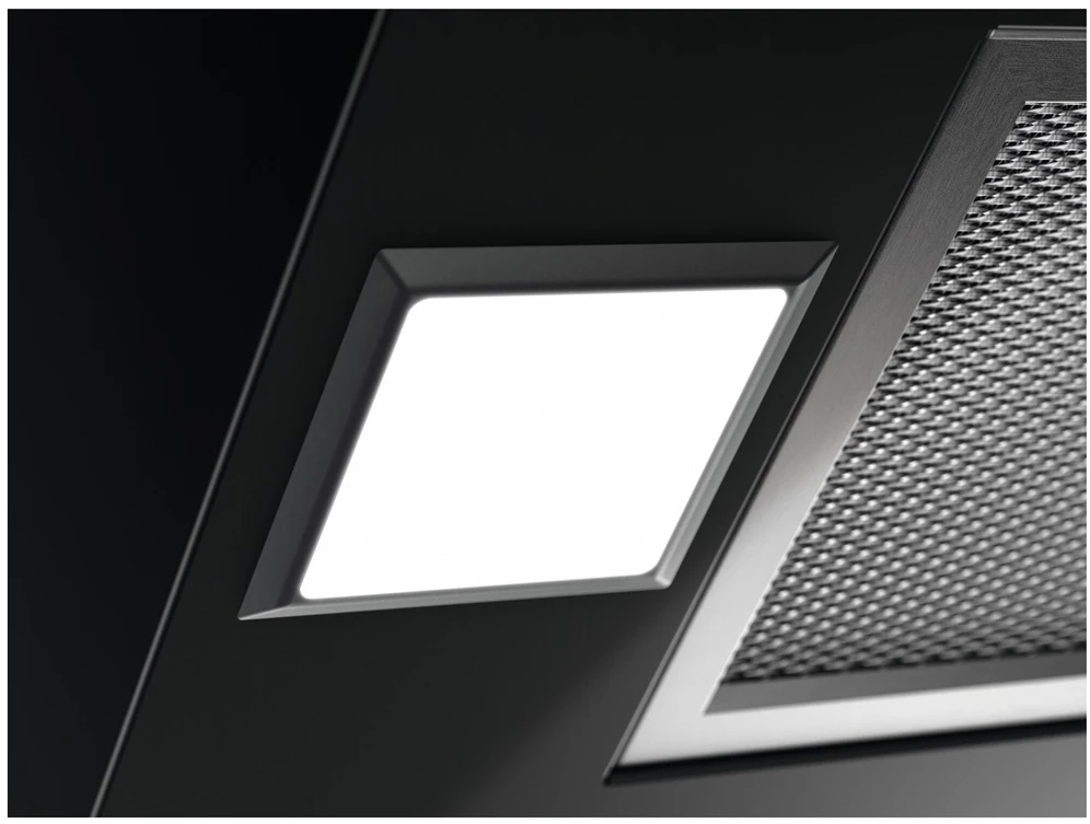 Juodos spalvos 60 cm pločio prie sienos montuojamas gartraukis Electrolux LFV626K