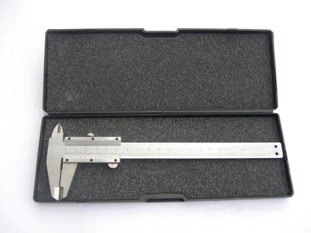 CALIPER 150mm 0.02mm PLASTIKINĖJE DĖŽĖJE /GEKO