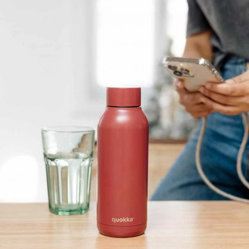 „Quokka Solid“ – nerūdijančio plieno termosas, 510 ml (ugnies plyta, Raudona)