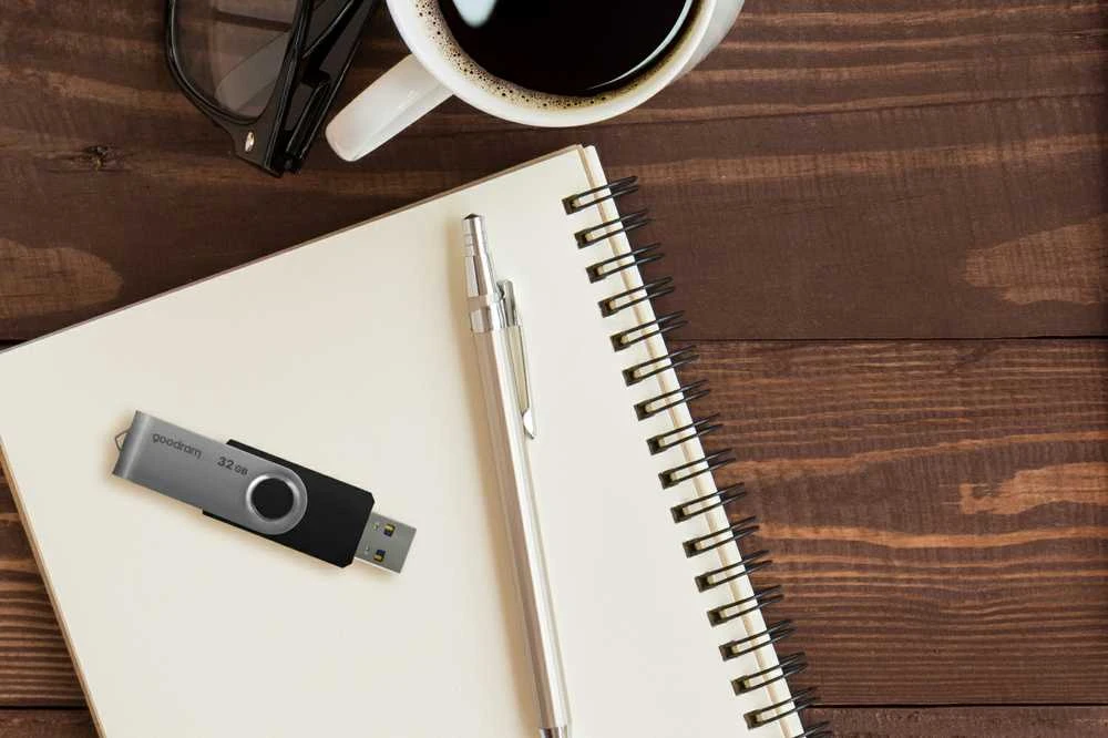 Atmintinė USB 3.0 GOODRAM UTS3 32GB, juoda sp.