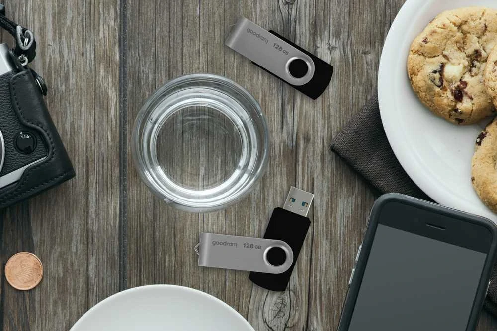 Atmintinė USB 3.0 GOODRAM UTS3 32GB, juoda sp.