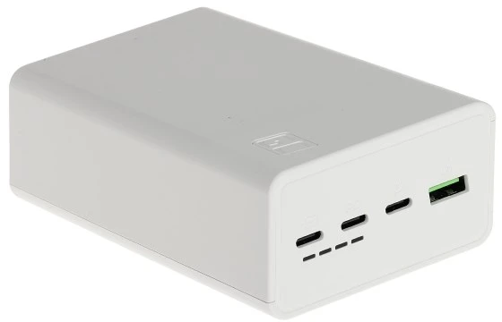 Green Cell Žalias Cell Greencell PowerPlay 30 – balta išorinė baterija, kurios talpa 30 000 mAh, 22.5 W, 4 prievadai