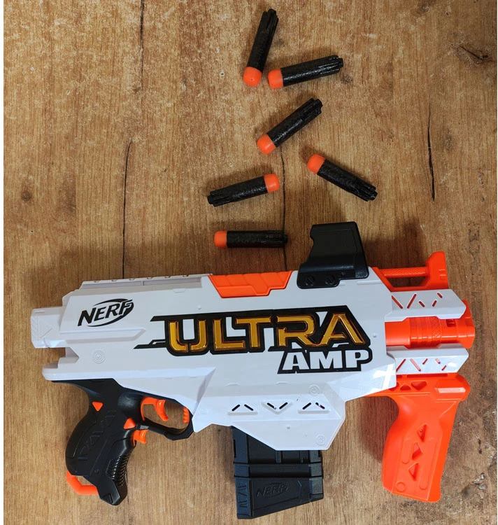 „Nerf Ultra AMP Launcher + 6“ putplasčio kasetės