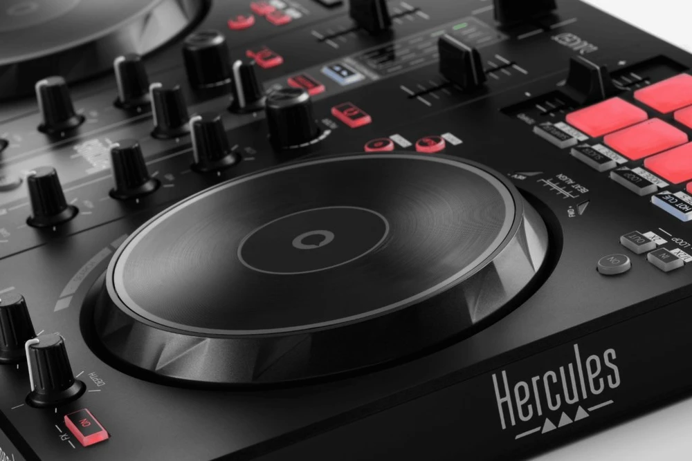 Hercules | DJControl Inpulse 300 MK2 | Garsiakalbiai | USB jungtis