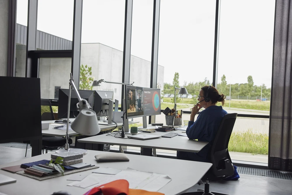 „Hewlett Packard“ (HP) „HP Poly Savi 8420 Office Stereo“, sertifikuota „Microsoft Teams“ DECT 1880–1900 MHz Ausinės-EURO