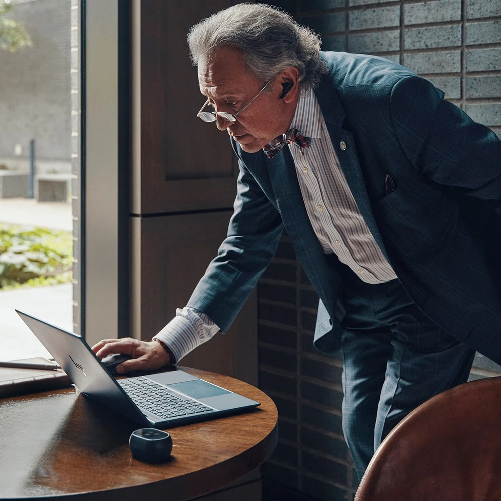 Ausinės Hewlett Packard (HP) HP Poly Voyager Free 60+ UC M Carbon Juodas Earbuds +BT700 USB-C Adapteris +Jutiklinis ekranas Charge Case