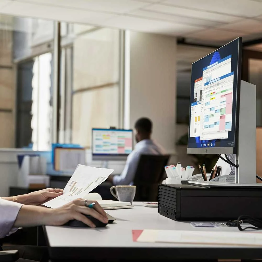Hewlett Packard (HP) HP Pro 400 G9 Intel® Core™ i5 i5-12500 16 GB DDR5-SDRAM 512 GB SSD DVD-RW Windows 11 Pro SFF PC Juodas