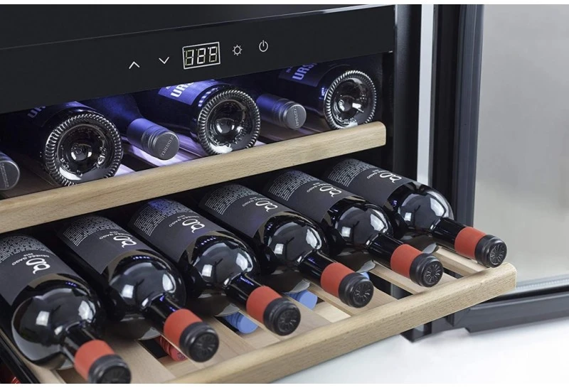 Caso | Vyno šaldytuvas | WineSafe 18 EB | Energijos vartojimo efektyvumo klasė G | Įmontuojamas | Talpa iki 18 butelių | Aušinimo tipas Kompresoriaus technologija | Nerūdijantis plienas