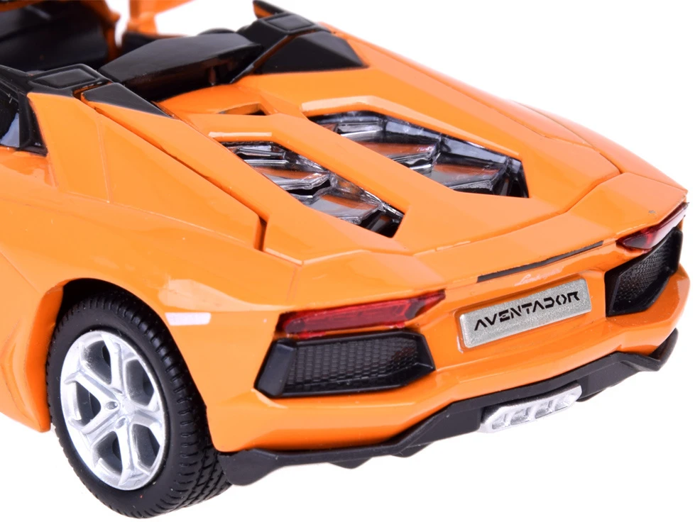 Jokomisiada automobilio metalinis modelis Lamborghini Aventador Roadster 1:32 interaktyvus ZA5053