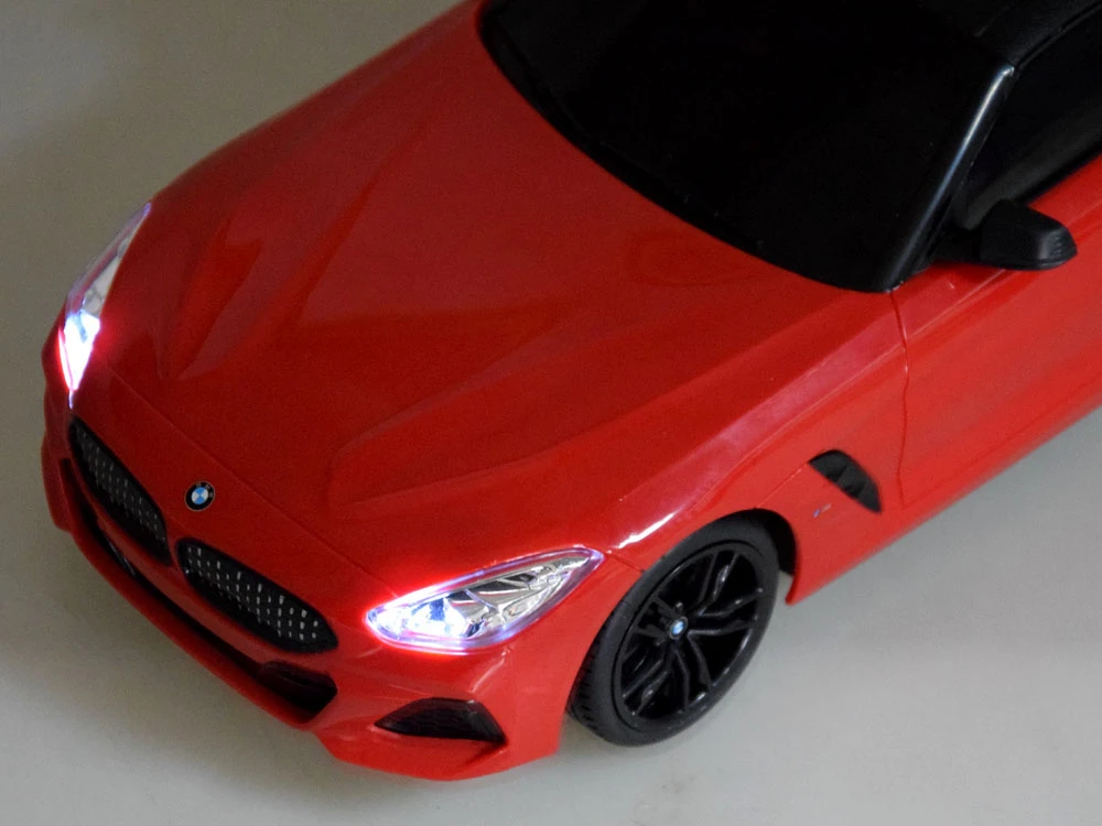 Jokomisiada BMW Z4 1:18 vairuojamas automobilis su RASTAR nuotolinio valdymo pultu RC0580