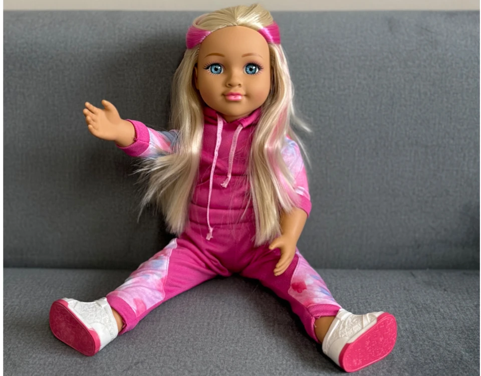 Jokomisiada Didelė sportinė lėlė 48 cm sportiniame kostiume + įmontuota melodija ir minkštas kūnas ZA5844