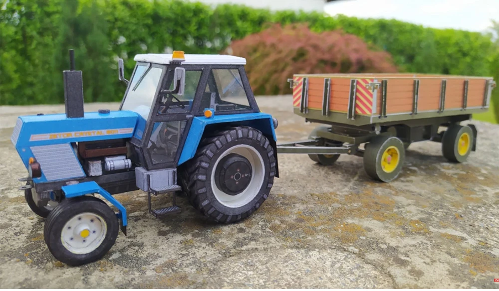 Jokomisiada Collectible modelis kit TRAKTOR Zetor Crystal 8011 1:32 ZA5889