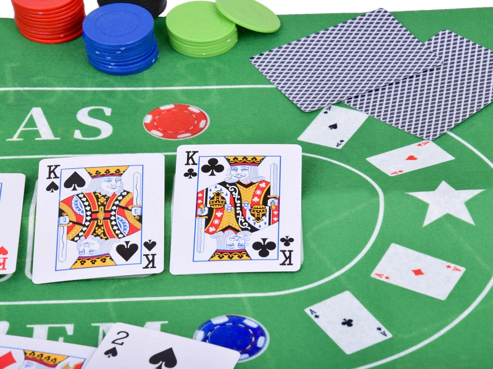 Jokomisiada Kortų žaidimo „2in1“ pokerio ir „BlackJack“ žetonų rinkinys + kortos + lenta GR0706