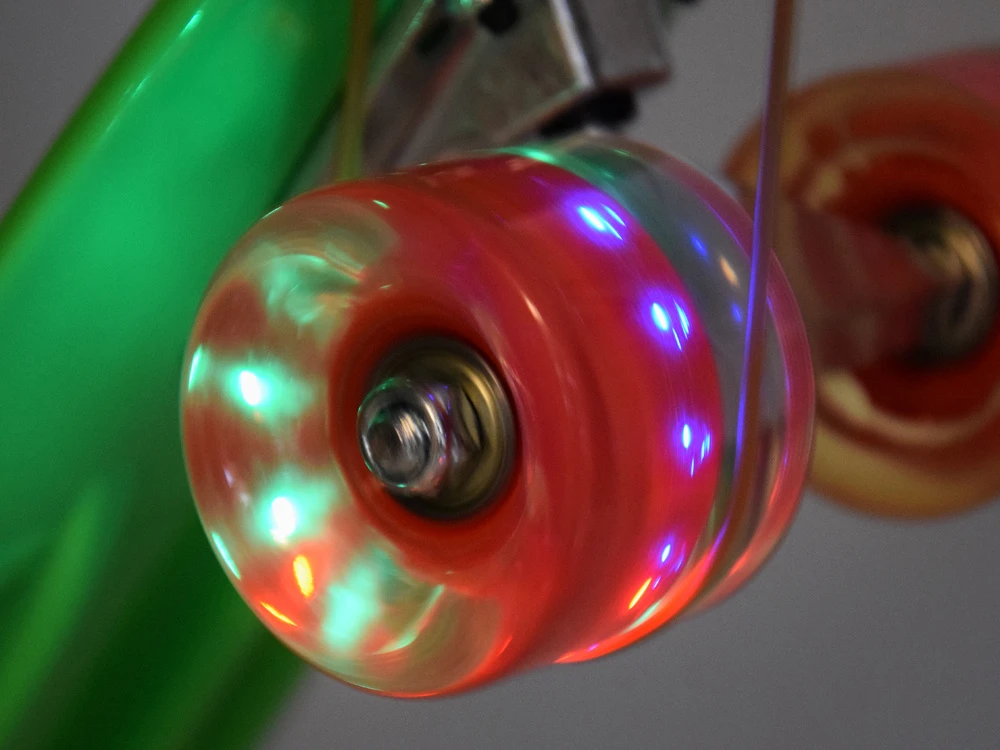 Jokomisiada LED Skateboard with Light-Up Wheels for Skatepark Riding SP0825