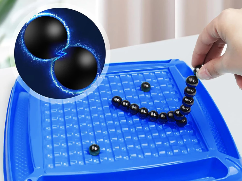 Magnetinis strategijos žaidimas su kamuoliukais ir laimės ratu šeimai GR0763 Jokomisiada