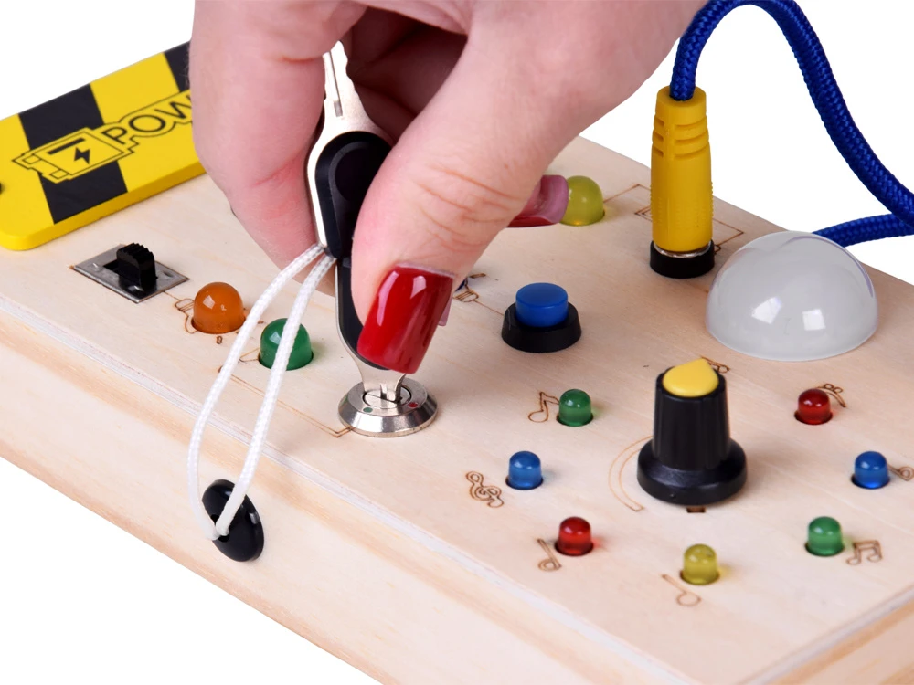 Jokomisiada medinė Montessori manipuliacinė lenta - elektrinės šviesos diodės ZA5944